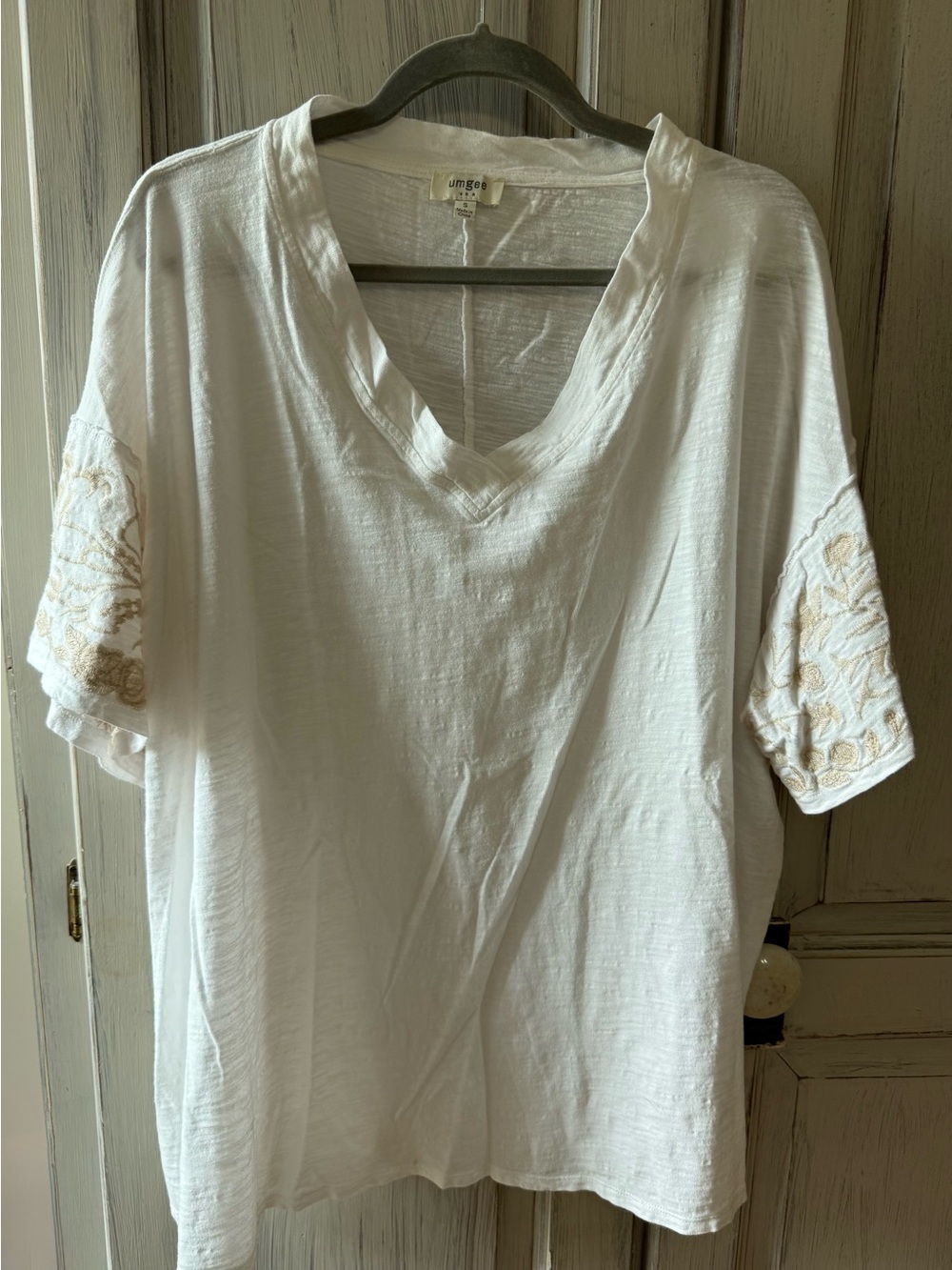 Umgee White V-Neck Tunic with Cream Embroidered Sleeves Runs Very Big